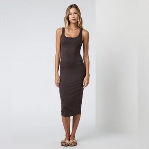 Vuori halo essential dress black heather